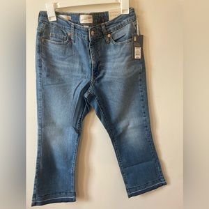 BRAN NEW Universal Thread Ankle Bootcut Jeans